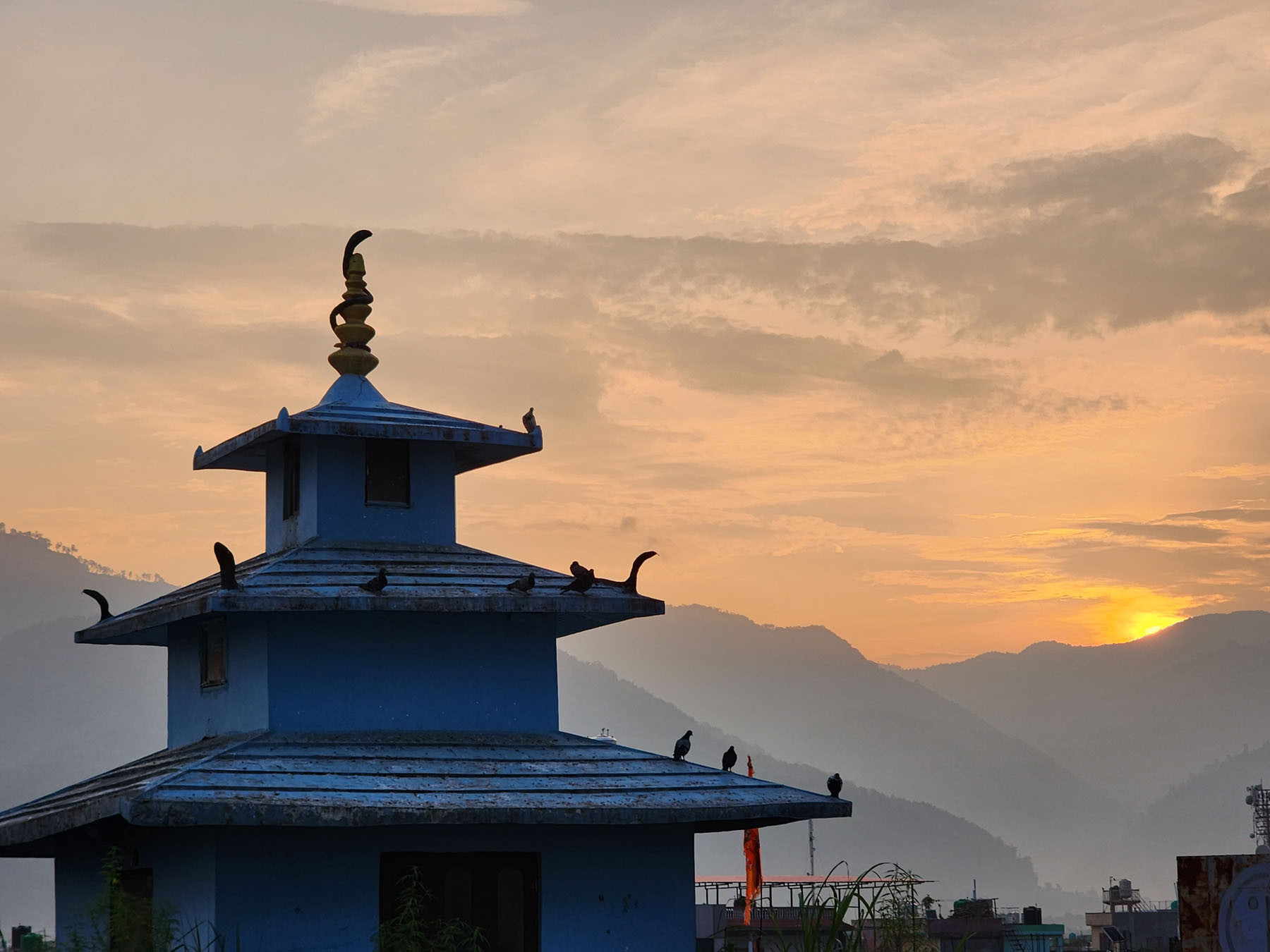 न्युरोडबाट बिहीबार देखिएको सूर्योदय