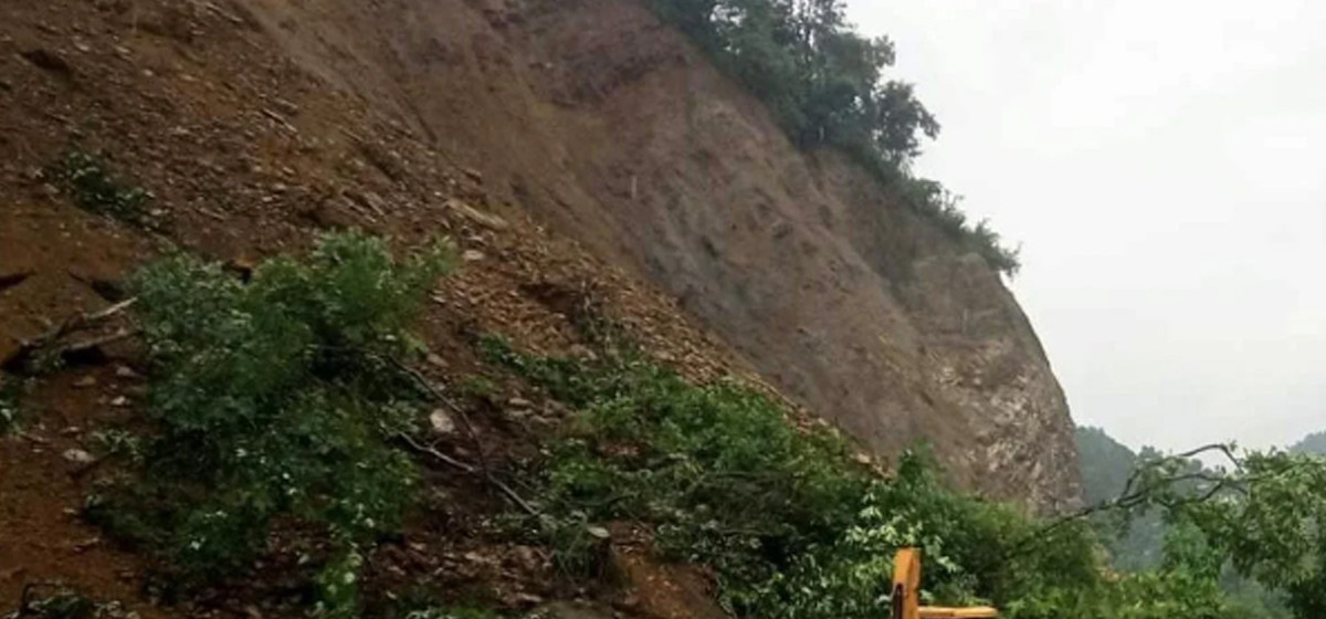 काठमाडौँ आवतजावत गर्ने सबै मुख्य राजमार्ग पहिरोले अवरुद्ध