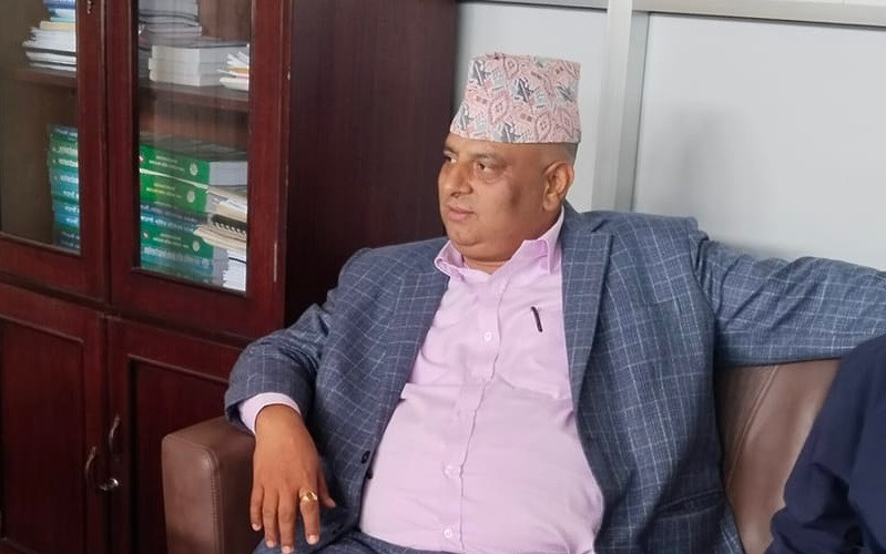 लेखा समिति सभापति ऋषिकेश पोखरेलका स्वकीय सचिव पोखरेल पक्राउ