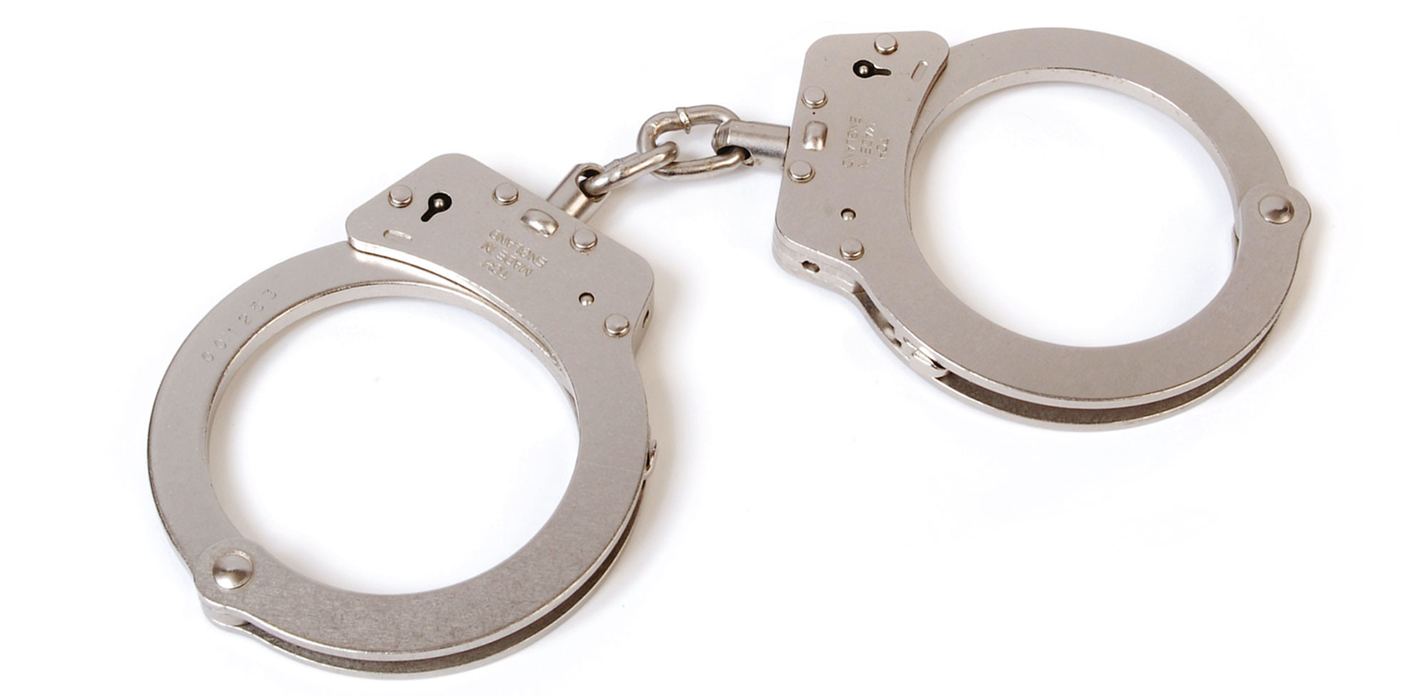 पोखरा बसपार्कबाट एक महिला सुनजस्तो देखिने पहेँलो धातुसहित  पक्राउ