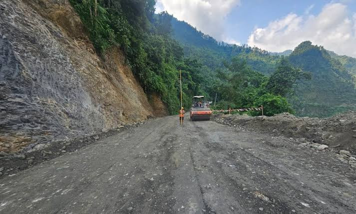 पृथ्वी राजमार्गअन्तर्गतको कृष्णभीरमा निर्माण गरिएको वैकल्पिक सडक मार्ग पुनः जोखिममा
