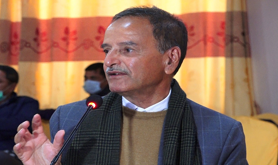 सिटौलाले गराए उम्मेदवारी दर्ता, प्रस्तावकमा सुनुवार समर्थकमा कार्की