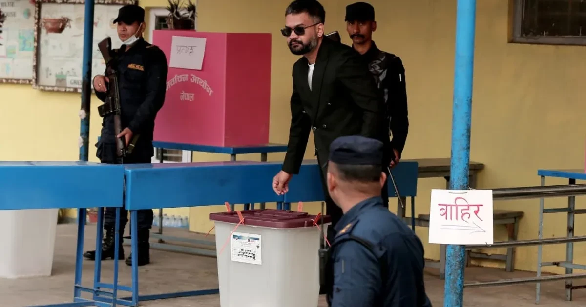 रास्वपाका नेता बालेन्द्र साहले सिनामंगलस्थित मतदान केन्द्रबाट मतदान गरे