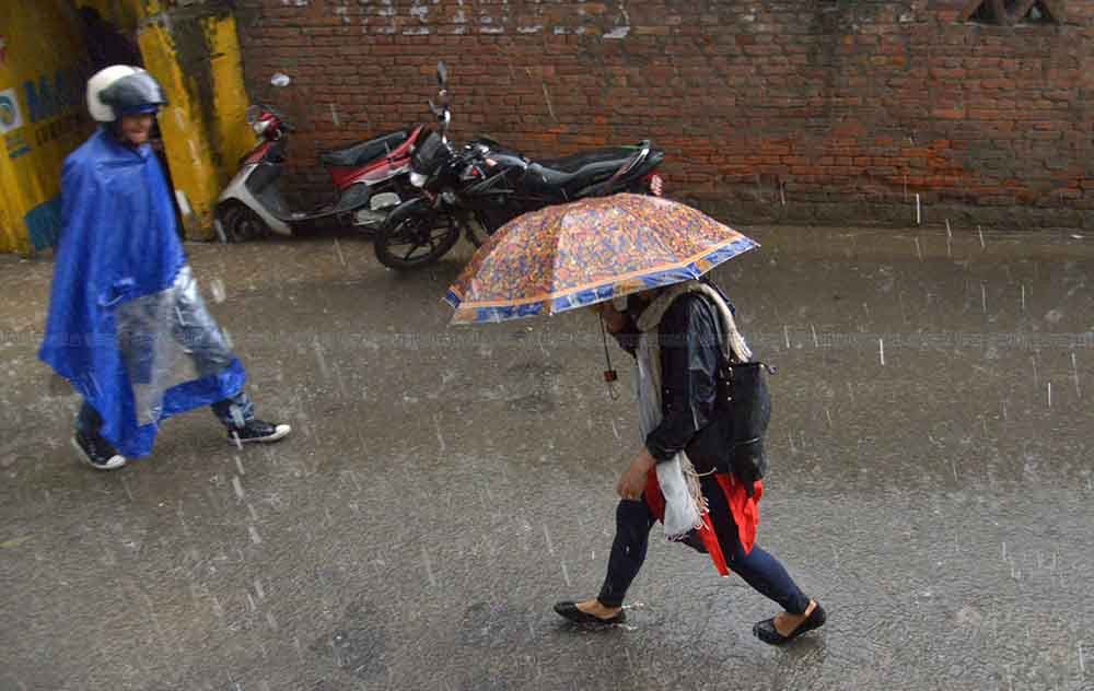 सुदूरपश्चिम र कर्णाली प्रदेशमा बिहानैदेखि वर्षा, दिउँसो कहाँ-कहाँ पर्दैछ पानी?