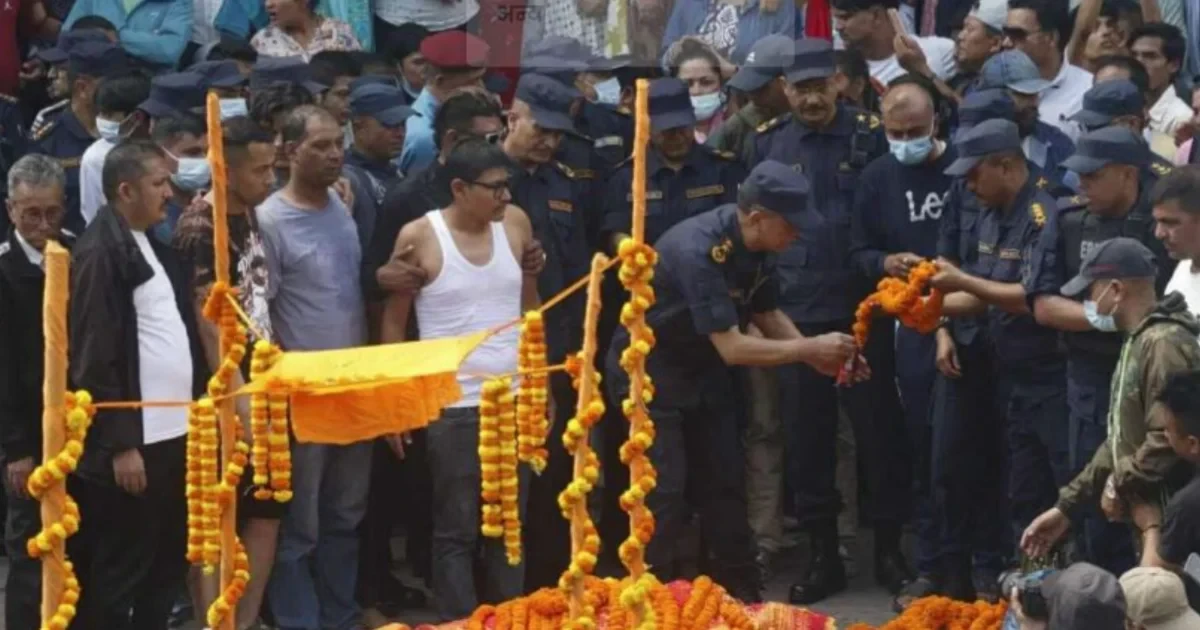 जेनजी युवाकाे प्रदर्शनका क्रममा मृत्यु भएका ३ जना प्रहरी जवानको अन्त्येष्टि