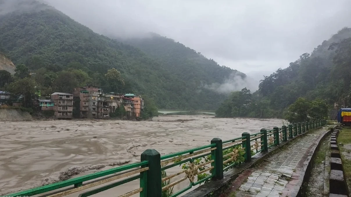सिक्किममा सम्पर्कविहीन बनेका इलामका ५ जना भेटिए