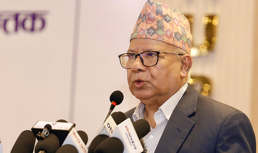 संविधान संशोधनका विषयमा खुला बहस हुनुपर्छ : माधव नेपाल