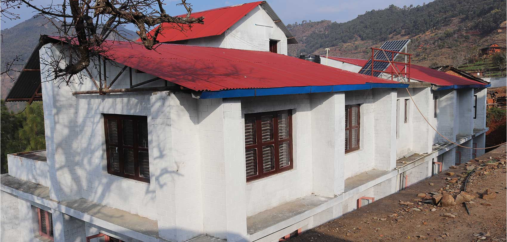 अस्पताल निर्माण धमाधम, उपचार गर्न अन्यत्र धाउँदै