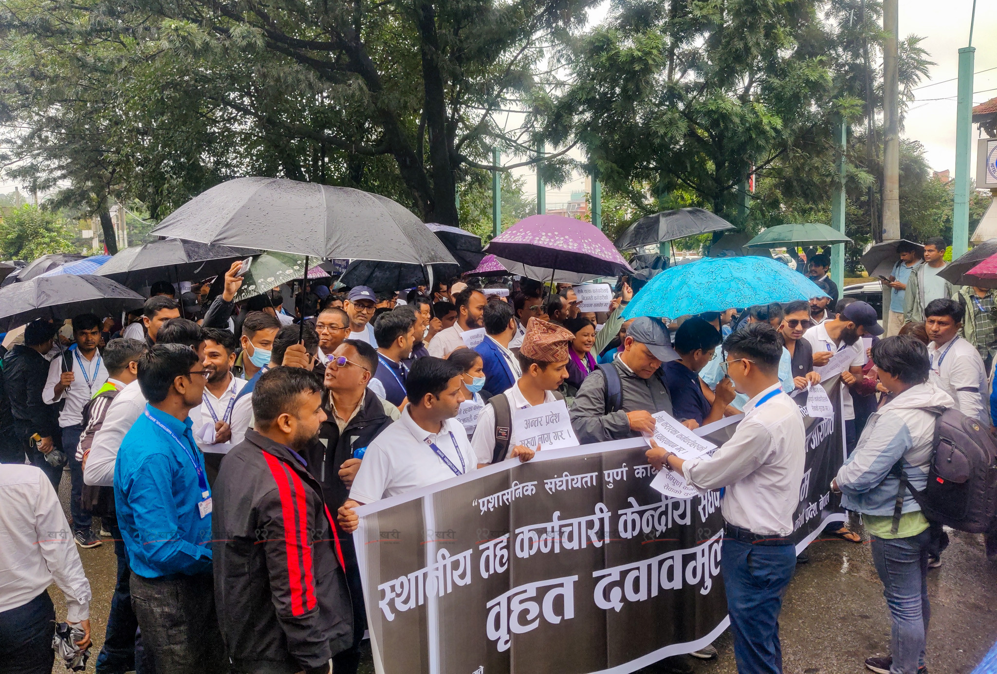 कर्मचारी आन्दोलन : ७५३ वटै  स्थानीय तहमा आजबाट अत्यावश्यक बाहेकका सबै काम ठप्प