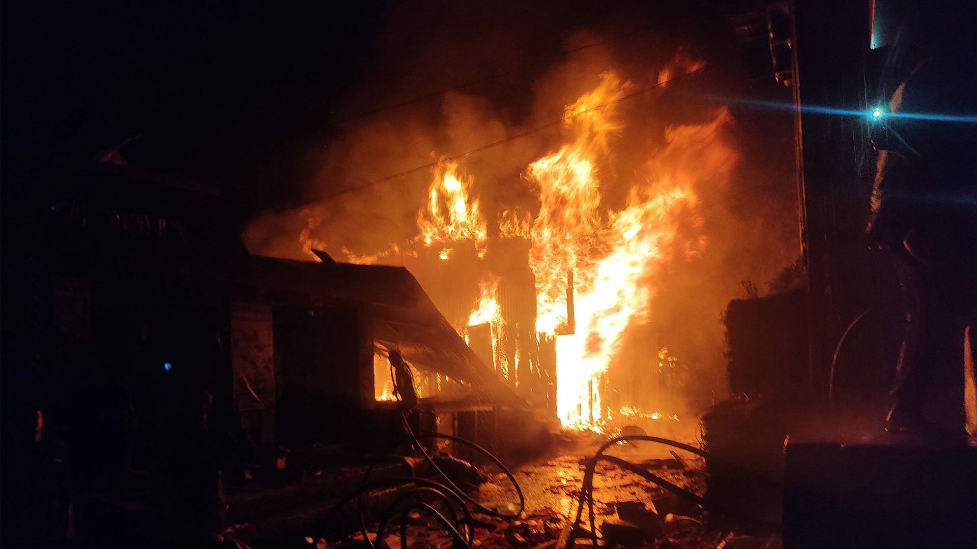 मुगुको गमगढी बजारमा आगलागी, ६ घर जलेर नष्ट