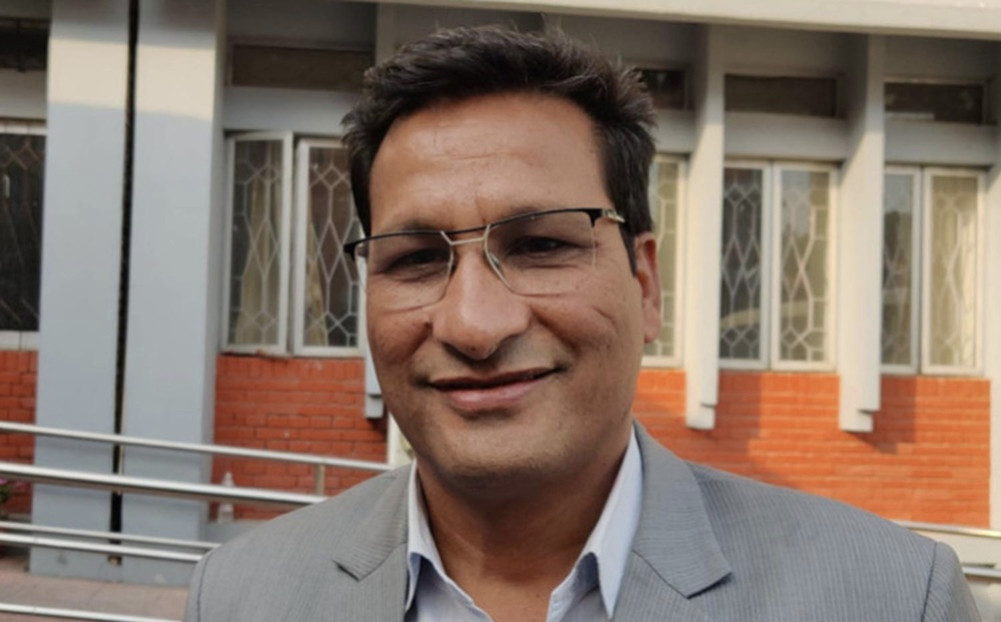 नोट बाँडेको आरोपमा जाजरकोटका   नेकपा उम्मेदवार शक्ति बस्नेत तानिए आयोगमा, ३ दिनभित्र स्पष्टीकरण दिनुपर्ने