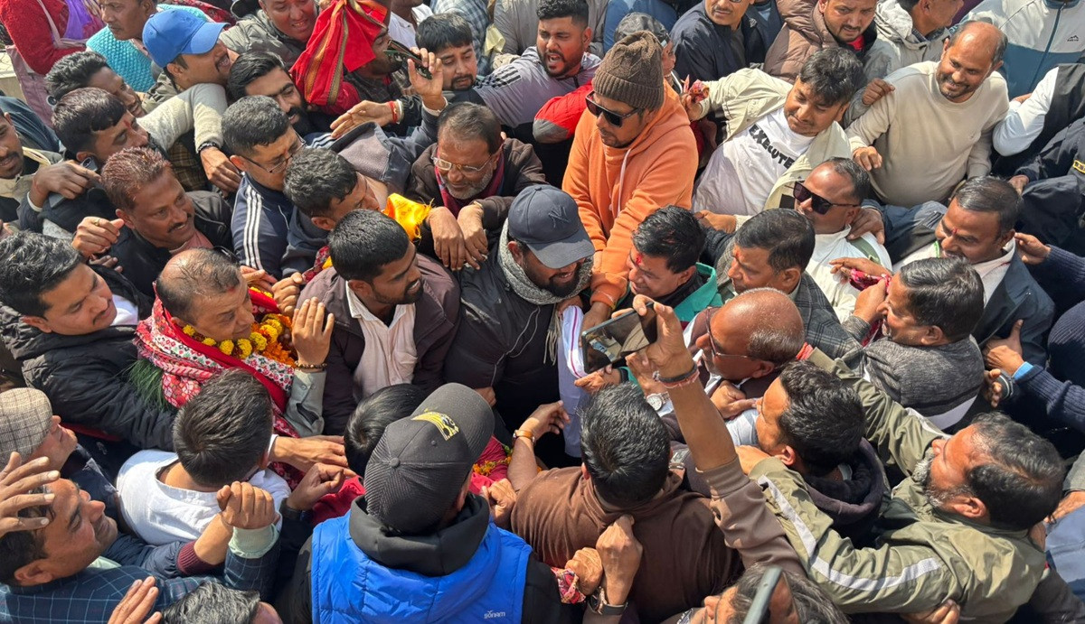 उम्मेदवारीपछि पहिलोपटक सर्लाही पुगे कांग्रेस सभापति गगन थापा