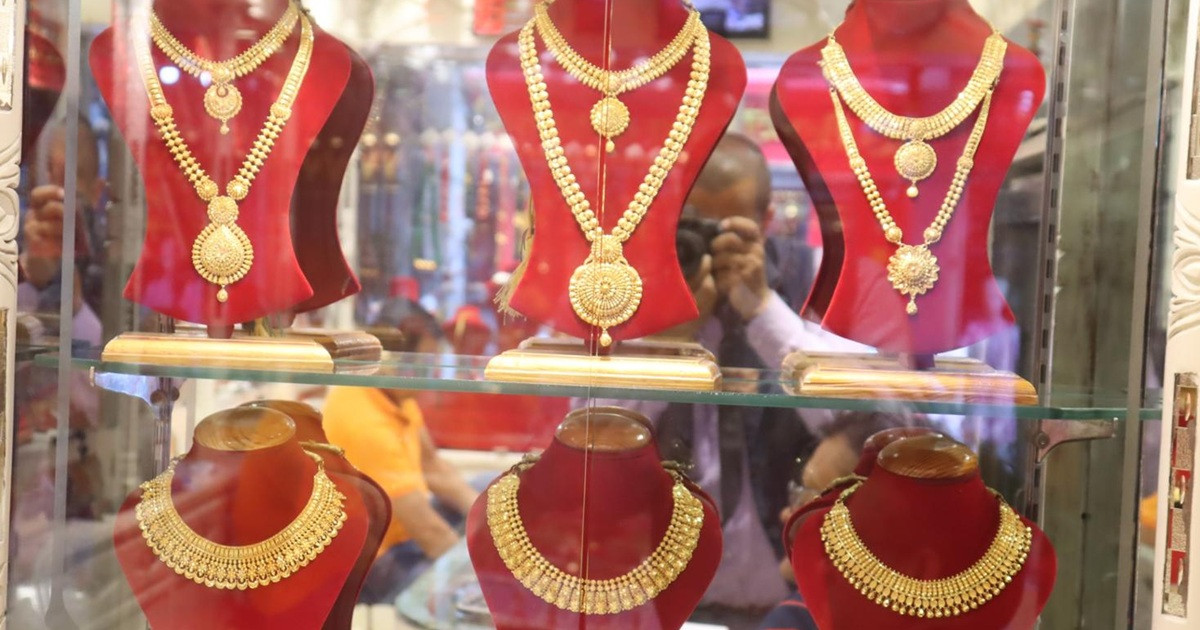 आज एकै दिन २० हजार ५ सयले बढ्यो सुनको मूल्य, अहिलेसम्मकै महँगो हुँदा कति पुग्यो?