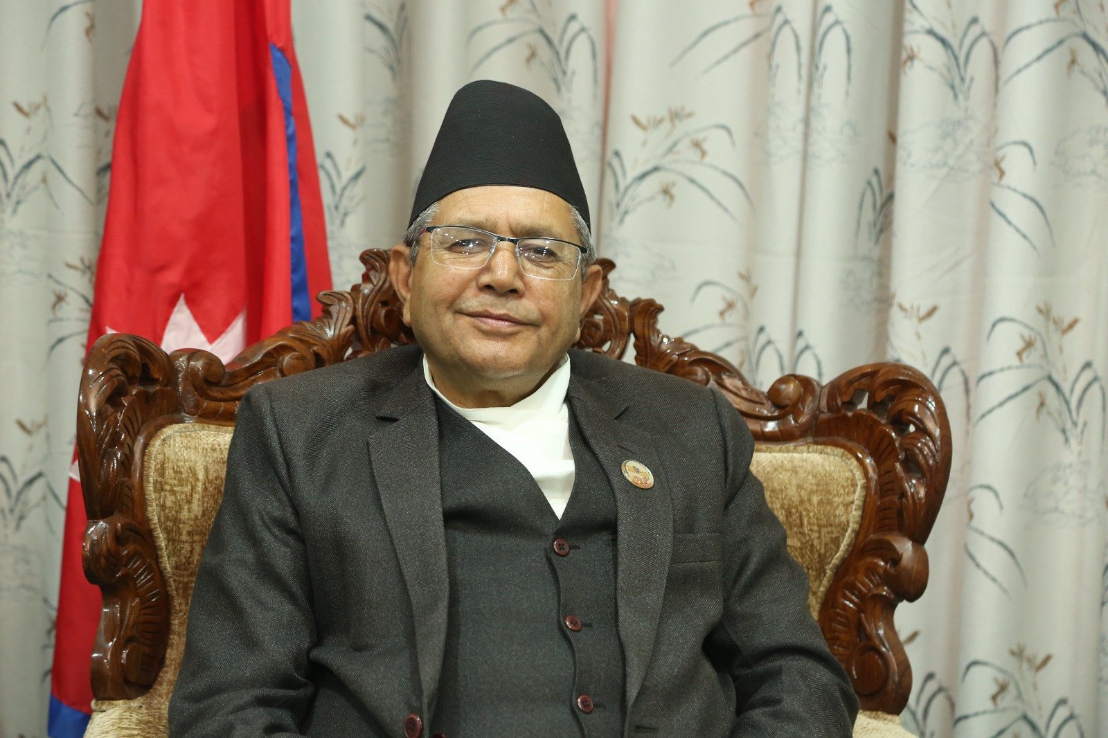 सभामुख घिमिरेले दलका प्रमुख सचेतकहरुसँग छलफल गर्दै