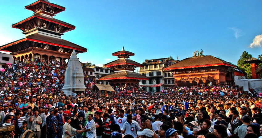 काठमाडौं उपत्यकामा आज इन्द्रजात्रा मनाइँदै, सार्वजनिक बिदा