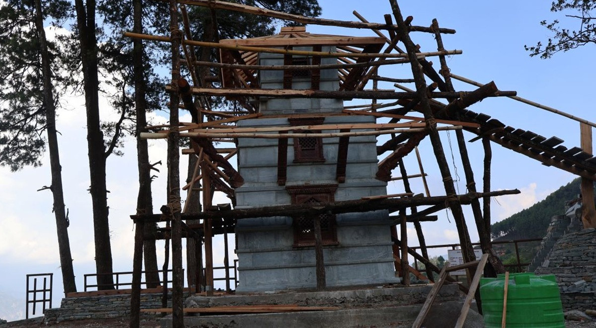 एउटै ढुङ्गाबाट मालिका मन्दिर पुनर्निर्माण