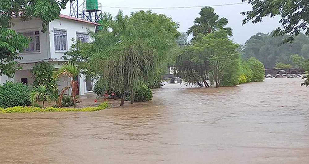देउखुरीका दर्जन बढी घर डुबानमा