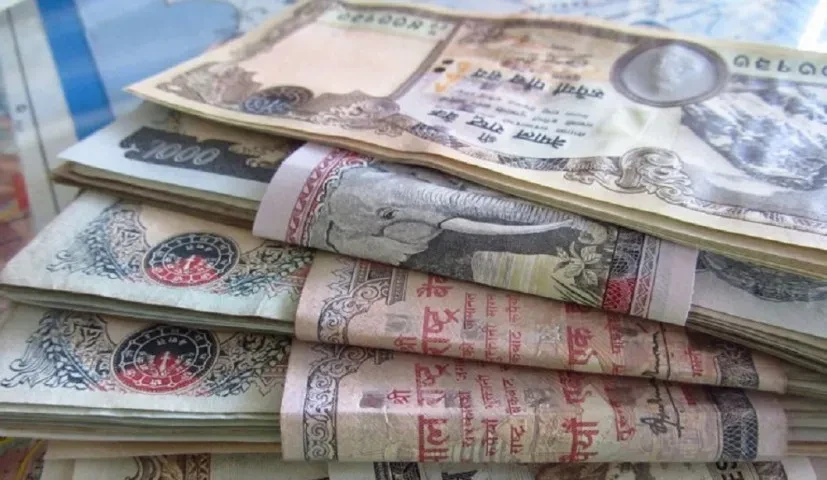 बैंकिङ प्रणालीमा अधिक तरलता थुप्रिएपछि पैसा खिच्दैँ राष्ट्र बैंक