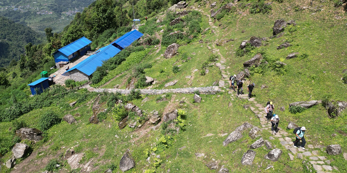 चन्दा संकलन गरी २७ किलोमिटर पदमार्ग निर्माण