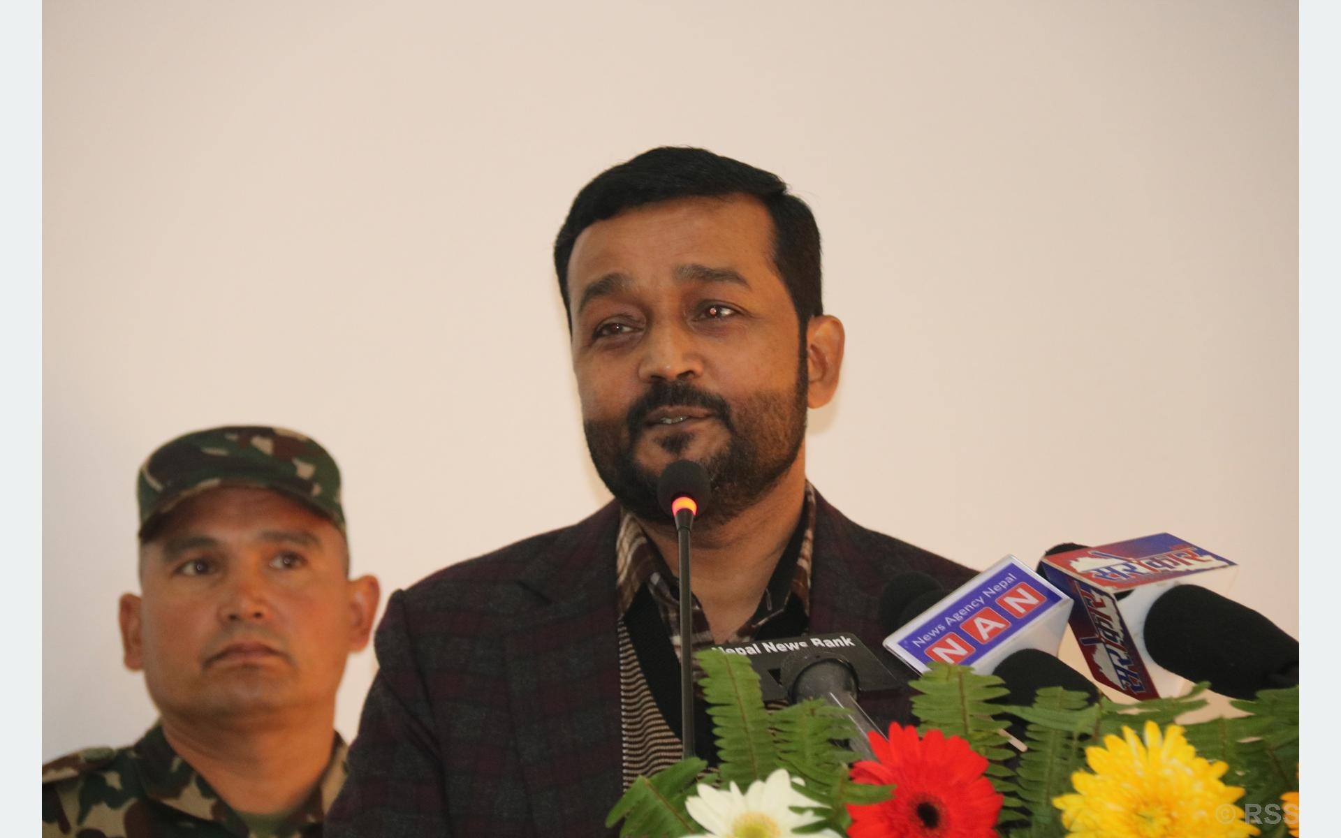 हर्क साम्पाङले मिडिया स्टन्टबाजी गरेको खानेपानी मन्त्रीको आरोप