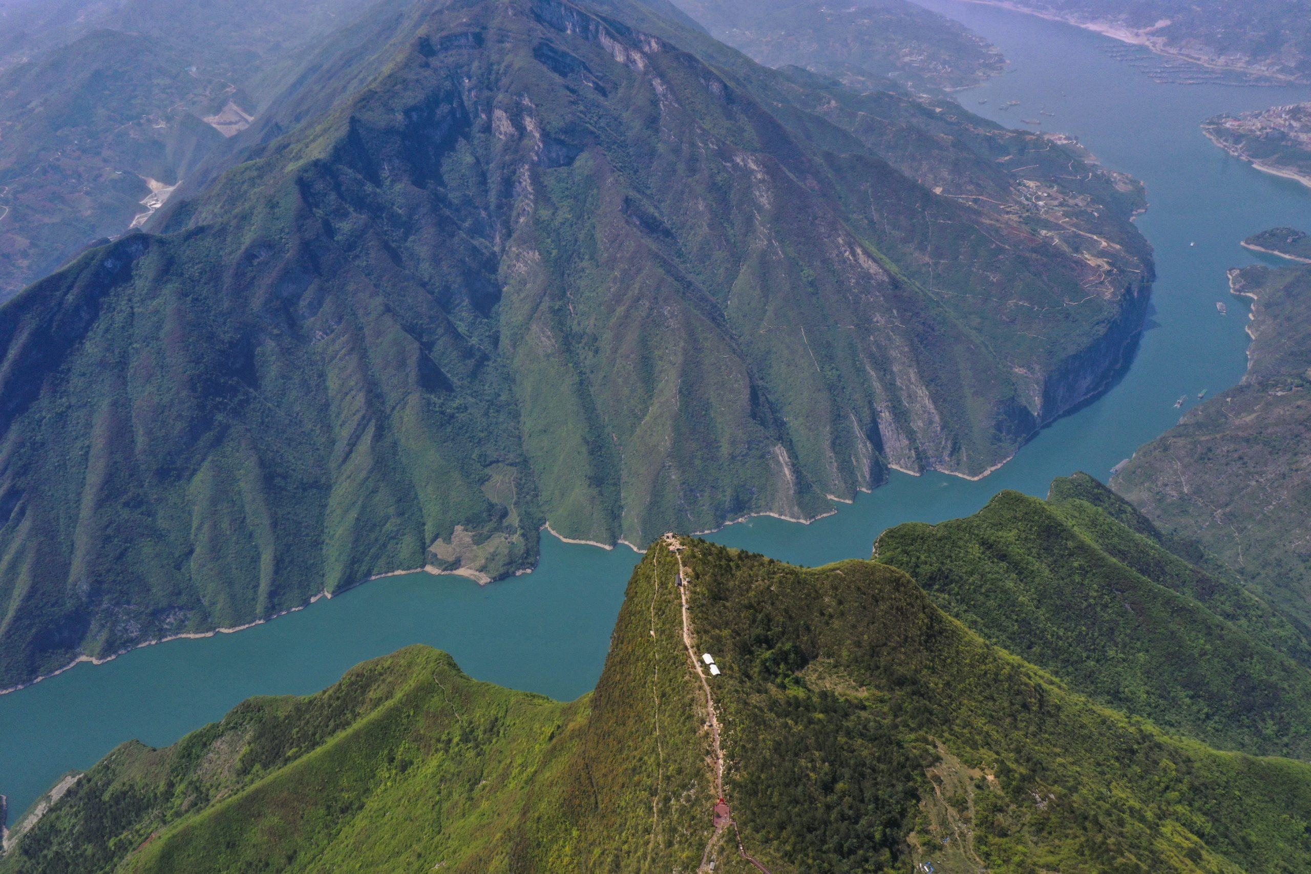 तेइस हजार चिनियाँ स्टर्जन याङ्ग्जी नदीमा छोडियो