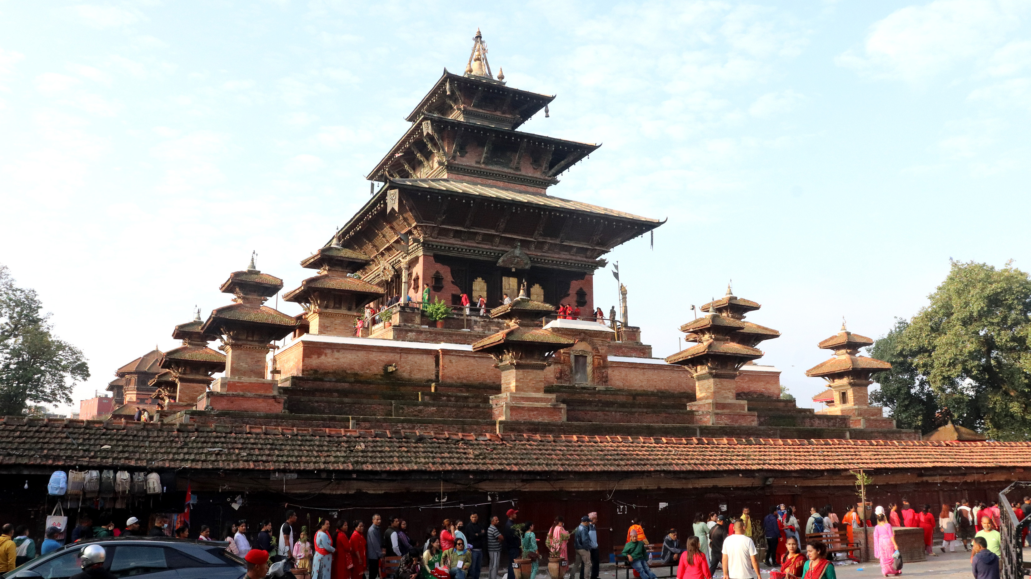 तलेजु भवानी मन्दिर सबैका लागि खुला, भक्तजनको बिहानैदेखि भीड