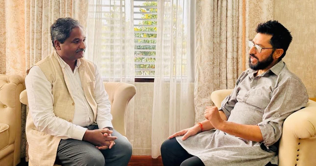 आम जनता पार्टीका अध्यक्ष प्रभु साह र रास्वपा सभापति रवि लामिछाने बिच भेटवार्ता
