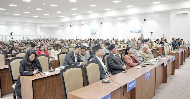 संवैधानिक निकायका पदाधिकारीले पाउँदै आएको दोहोरो सुविधा रोक्ने विधेयक समितिबाट पारित
