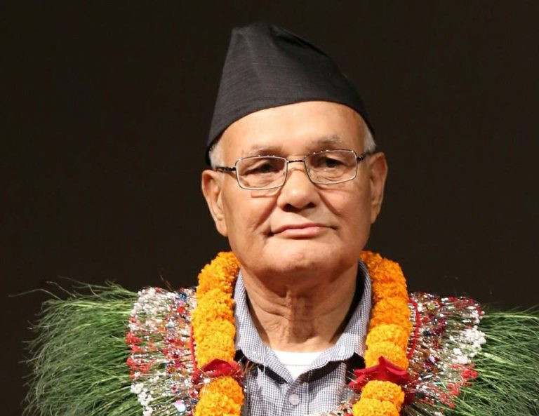 भानु पुरस्कार प्राध्यापक कँडेललाई प्रदान