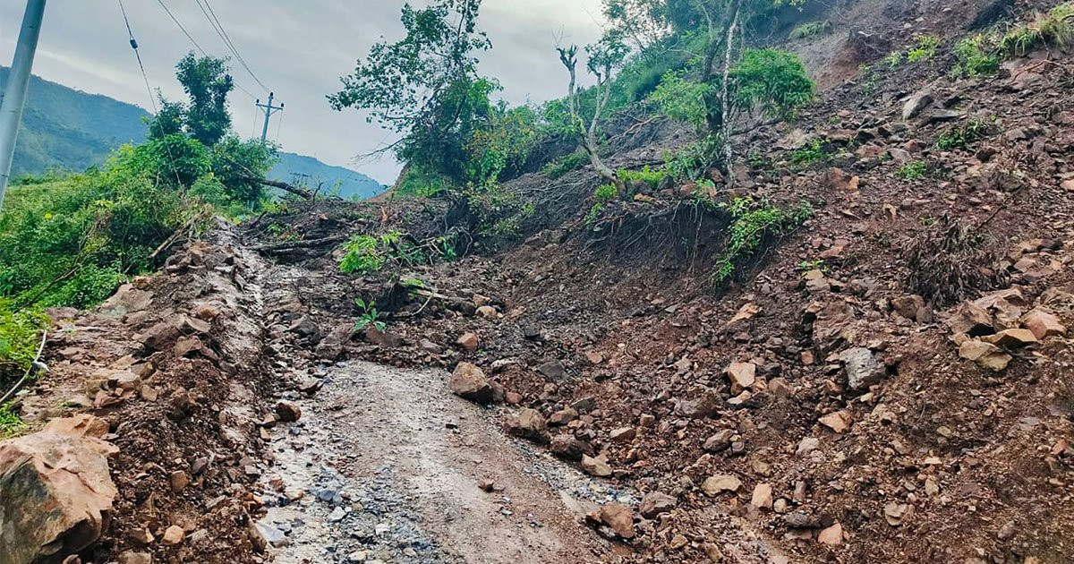 देशका विभिन्न तीन स्थानमा सडक अवरुद्ध