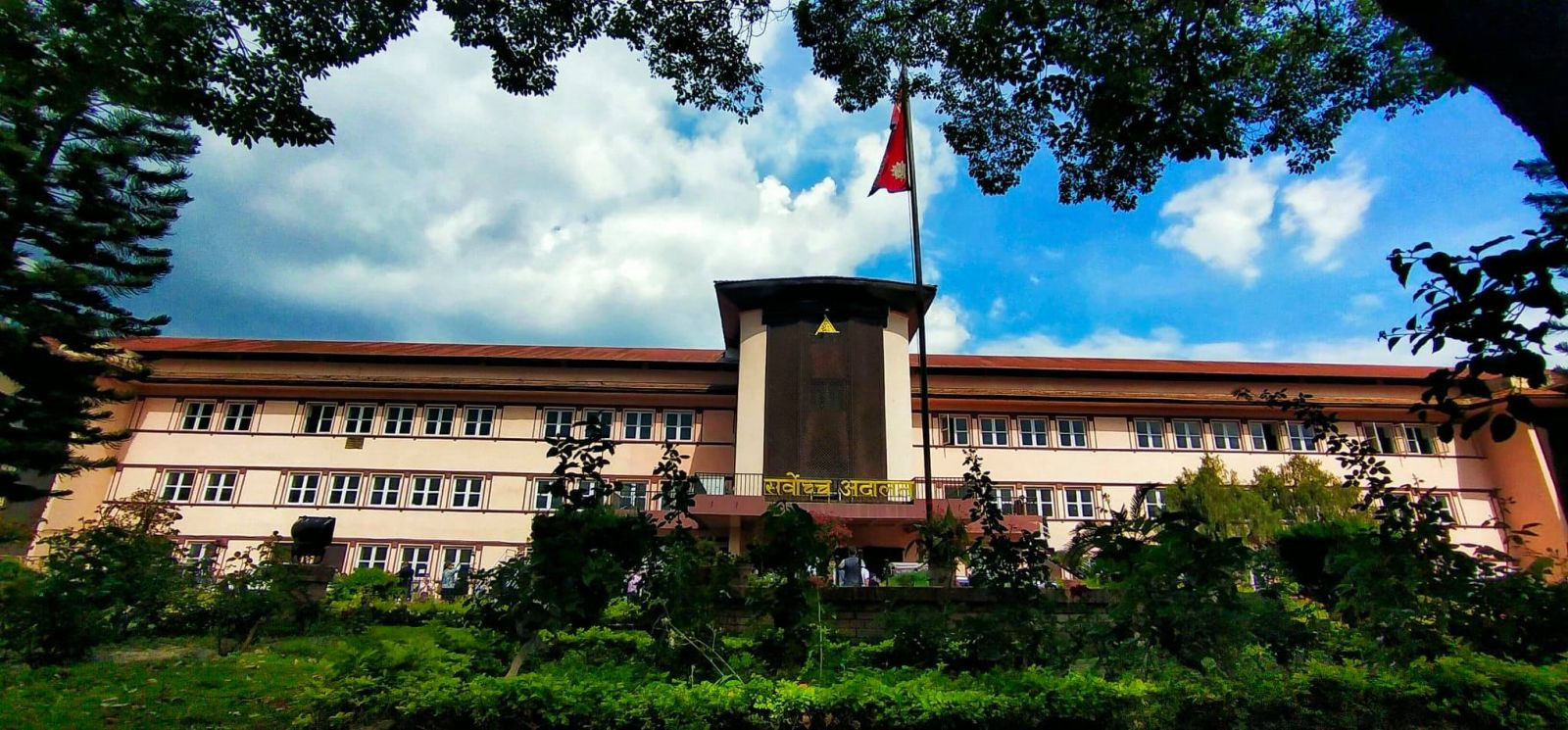 गभर्नर विवादसम्बन्धी रिट न्यायाधीशद्वय शर्मा र पाण्डेयको इजलासमा