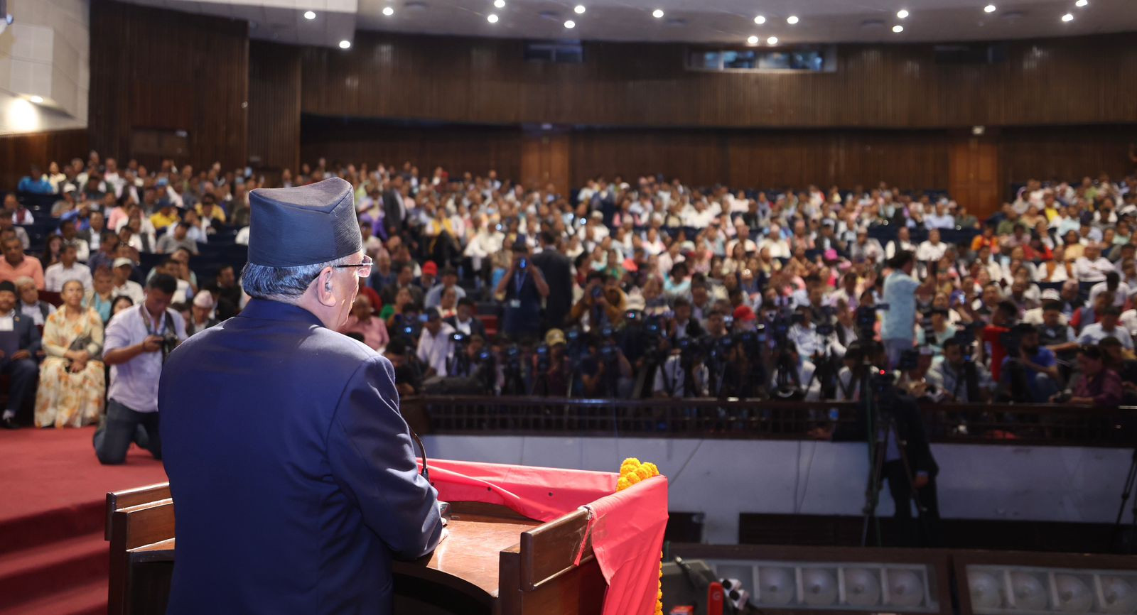 अध्यक्ष दाहालको प्रस्तावमाथि १८ नेताले राखे धारणा, ४०९ सदस्यीय केन्द्रीय समिति प्रस्ताव