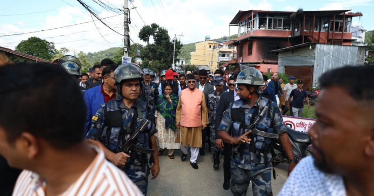 उच्च सुरक्षासहित एमाले अध्यक्ष ओलीलाई कार्यक्रम स्थलबाट घर पुर्‍याइयो