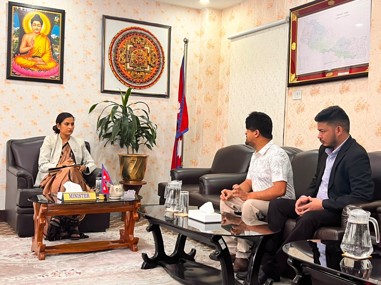 अपाङ्गता भएका व्यक्तिको अधिकारसम्बन्धी विषयमा मन्त्री सिता बादी र सांसद रमेश प्रसाईबीच भेटवार्ता