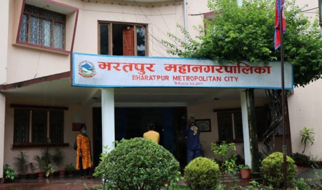 अस्पतालका क्यान्टिन अनुगमनः सरसफाइमा ध्यान दिन निर्देशन