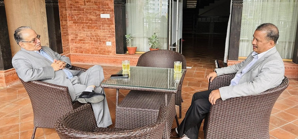 प्रधानमन्त्री प्रचण्ड र नेकपा महासचिव चन्दबीच छलफल