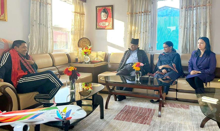 प्रधानमन्त्री दाहालद्वारा उपप्रधानमन्त्री श्रेष्ठको स्वास्थ्य अवस्थाबारे जानकारी