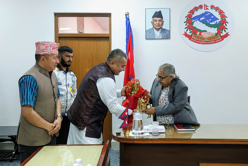 प्रधानमन्त्री कार्की र मेडिकल व्यावसायी दुर्गा प्रसाईंबीचको भेट निष्कर्षविहीन