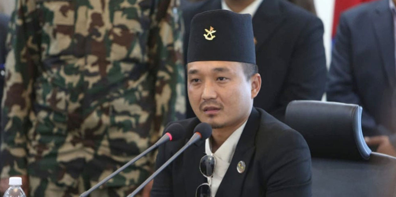 निर्धक्क भएर आफ्नो जिम्मेवारी बहन गर्न प्रहरीलाई गृहमन्त्री गुरुङको निर्देशन