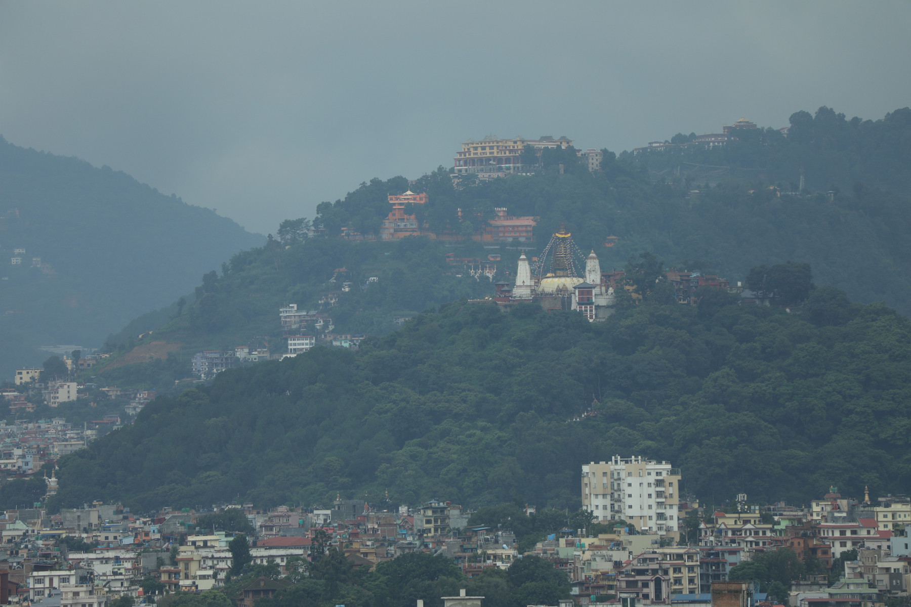 स्काई टावरबाट देखिएको स्वयम्भू महाचैत्य