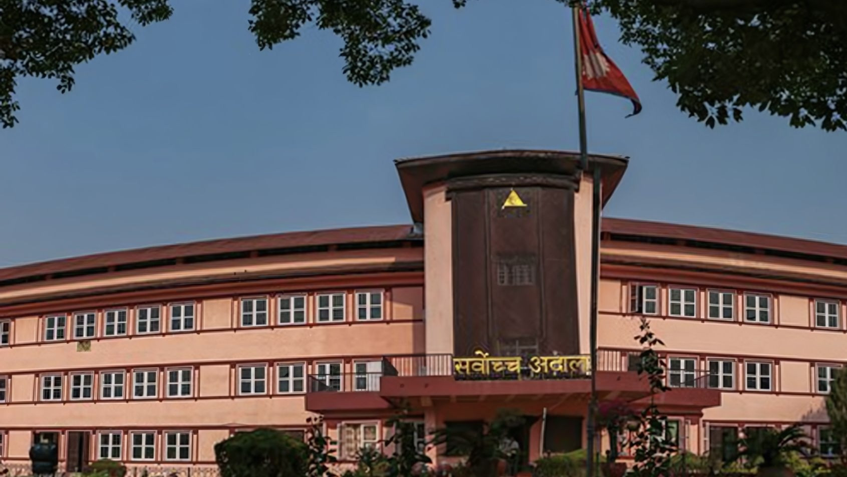 सर्वोच्चले रोकिदियो कुलमानको पुनर्बहाली, हितेन्द्रको नियुक्तिले पायाे मान्यता