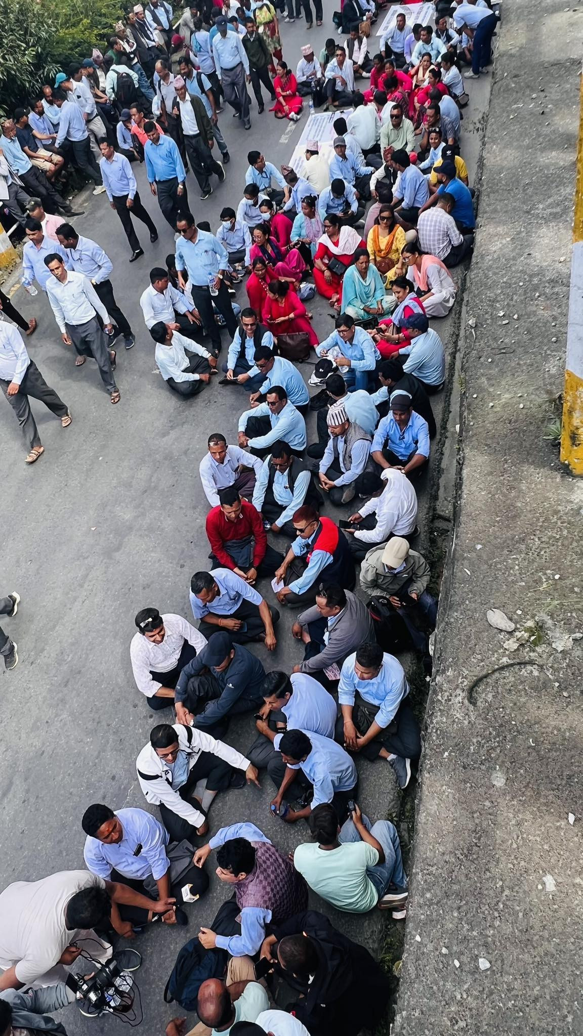 भोलिदेखि पढाइ सुरु गर्न  ,पालिकाहरूको आन्दोलनरत शिक्षकलाई निर्देशन