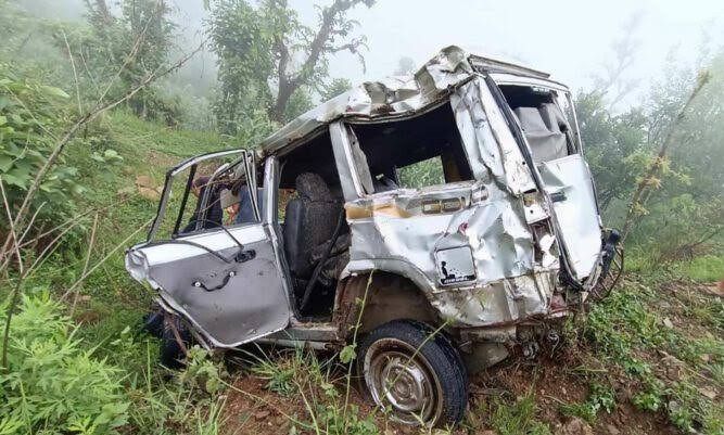 मकवानपुर दुर्घटना अपडेट : ४ जनालाई थप उपचारका लागि काठमाडौं ल्याइयो