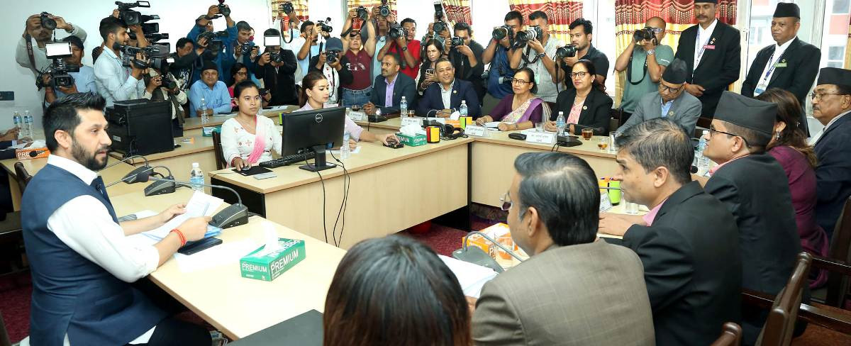 रवि लामिछानेसँग संसदीय समितिले दिउँसो ३ बजेदेखि लियो राति १ बजेसम्म बयान