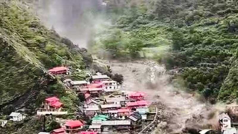 भारतमा बाढी : ११ सैनिकसहित सयभन्दा बढी बेपत्ता, उद्धार टोली ‘युद्धस्तरमा’ तैनाथ