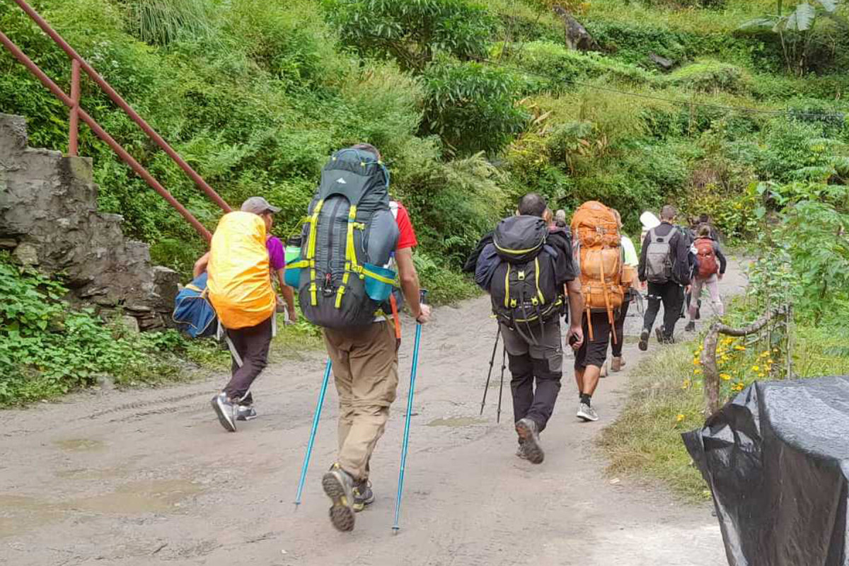 अन्नपूर्ण पदमार्गमा साढे छ महिनामै भित्रिए २० हजार पर्यटक