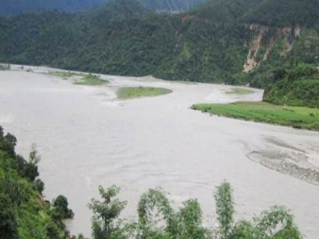 नदी किनारमा सावधानी रहन आग्रह