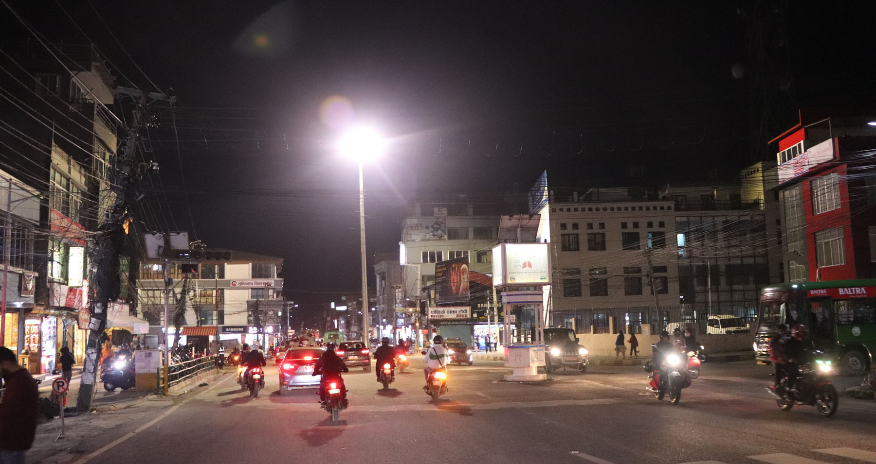 उच्च क्षमतायुक्त बत्ती जडान