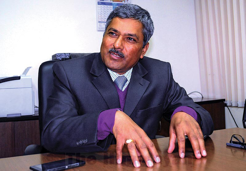 गभर्नर महाप्रसाद अधिकारीको योग्यतामा प्रश्‍न उठाउँदै सर्वोच्चमा रिट