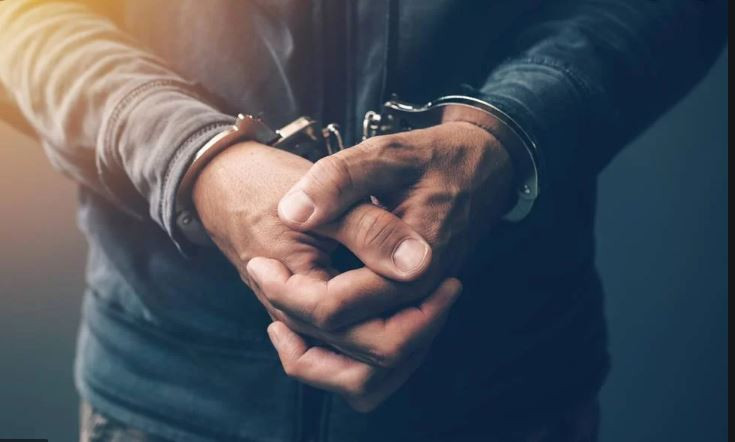 सेवाग्राहीसँग घुस लिँदै गर्दा विभिन्न अभियुक्त अख्तियारको नियन्त्रणमा